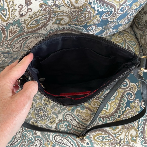 Tommy Hilfiger Crossbody Purse & Wallet - Picture 3 of 11